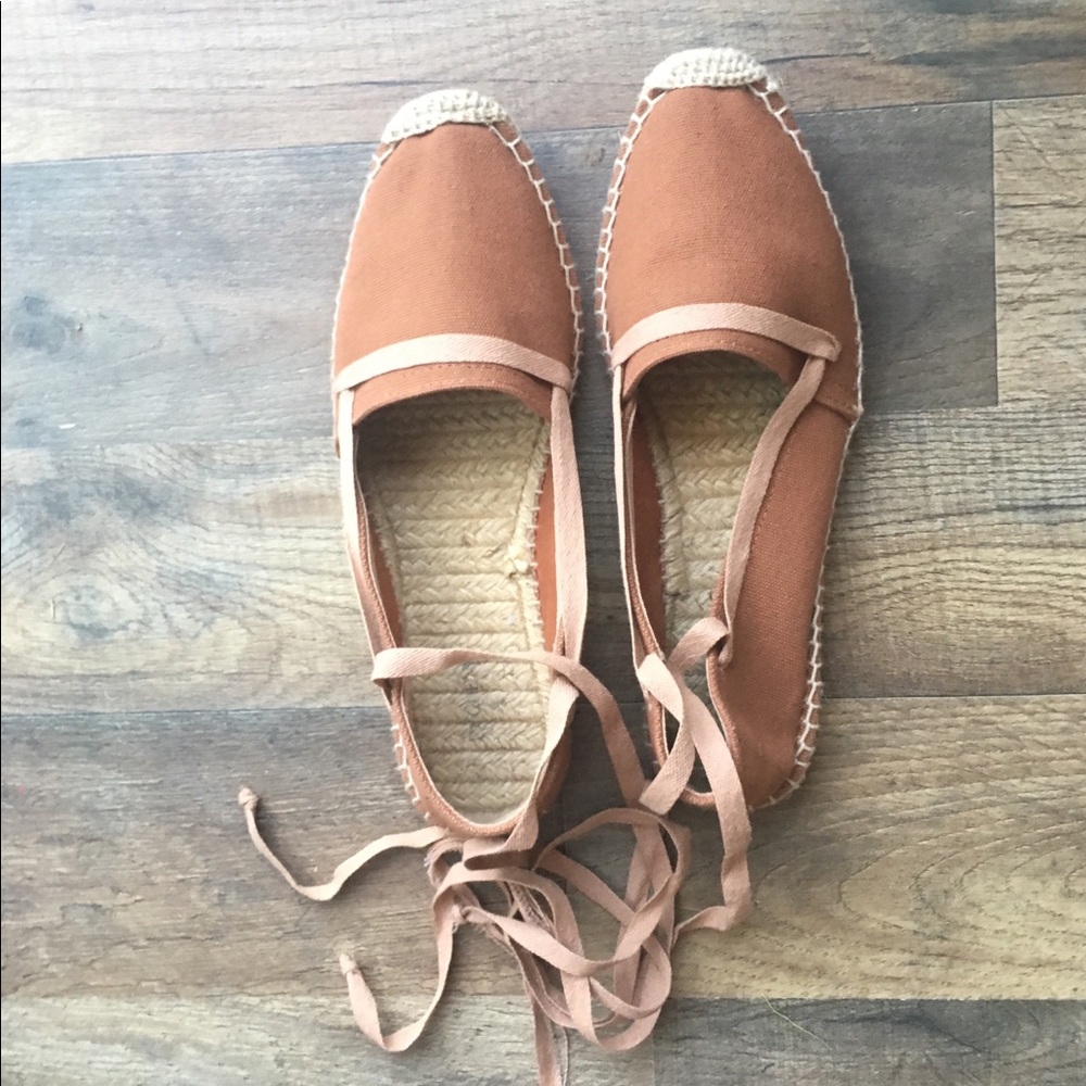 Beautiful espadrilles - Picture 2 of 7